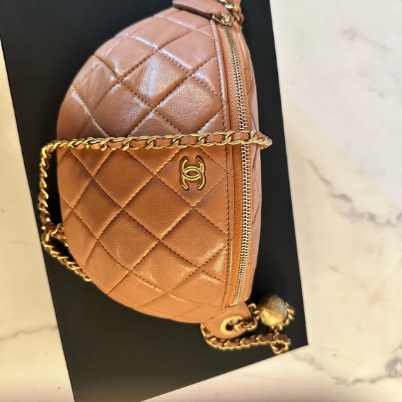 Chanel Fanny pack - Picture 6 of 7